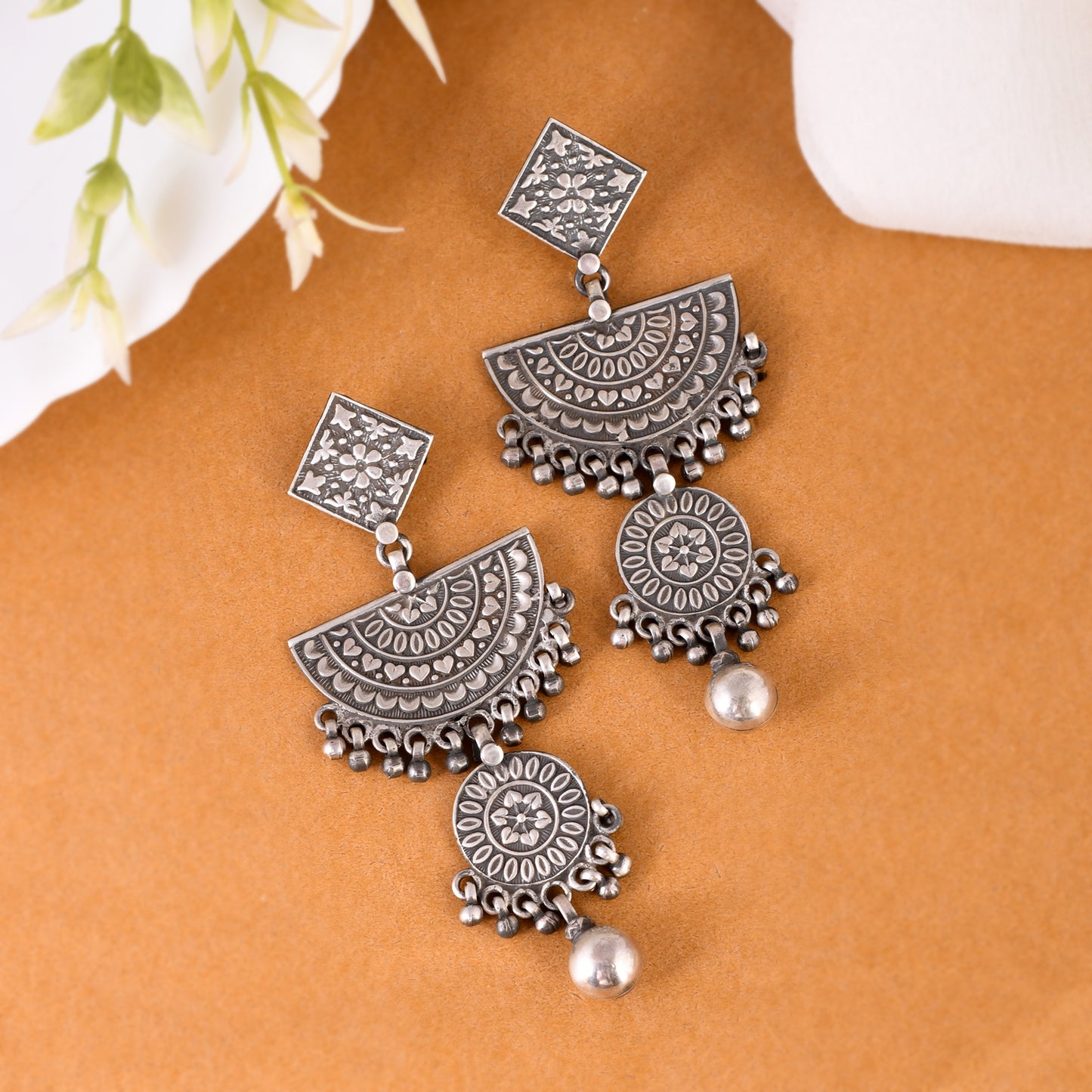 Silver Saanjh Floral Jhumka Earrings