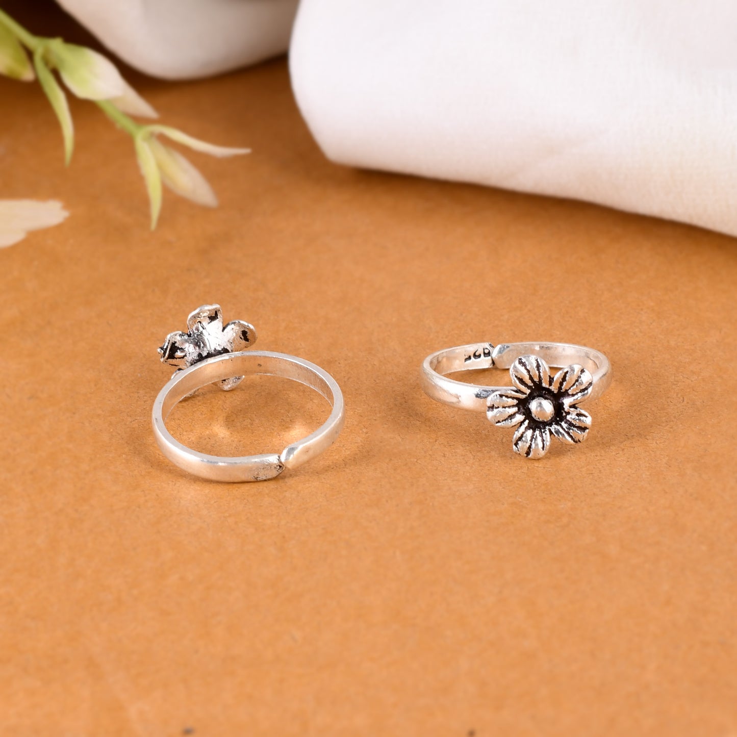 Silver Dazzling Floral Toe-Rings ( Pair)