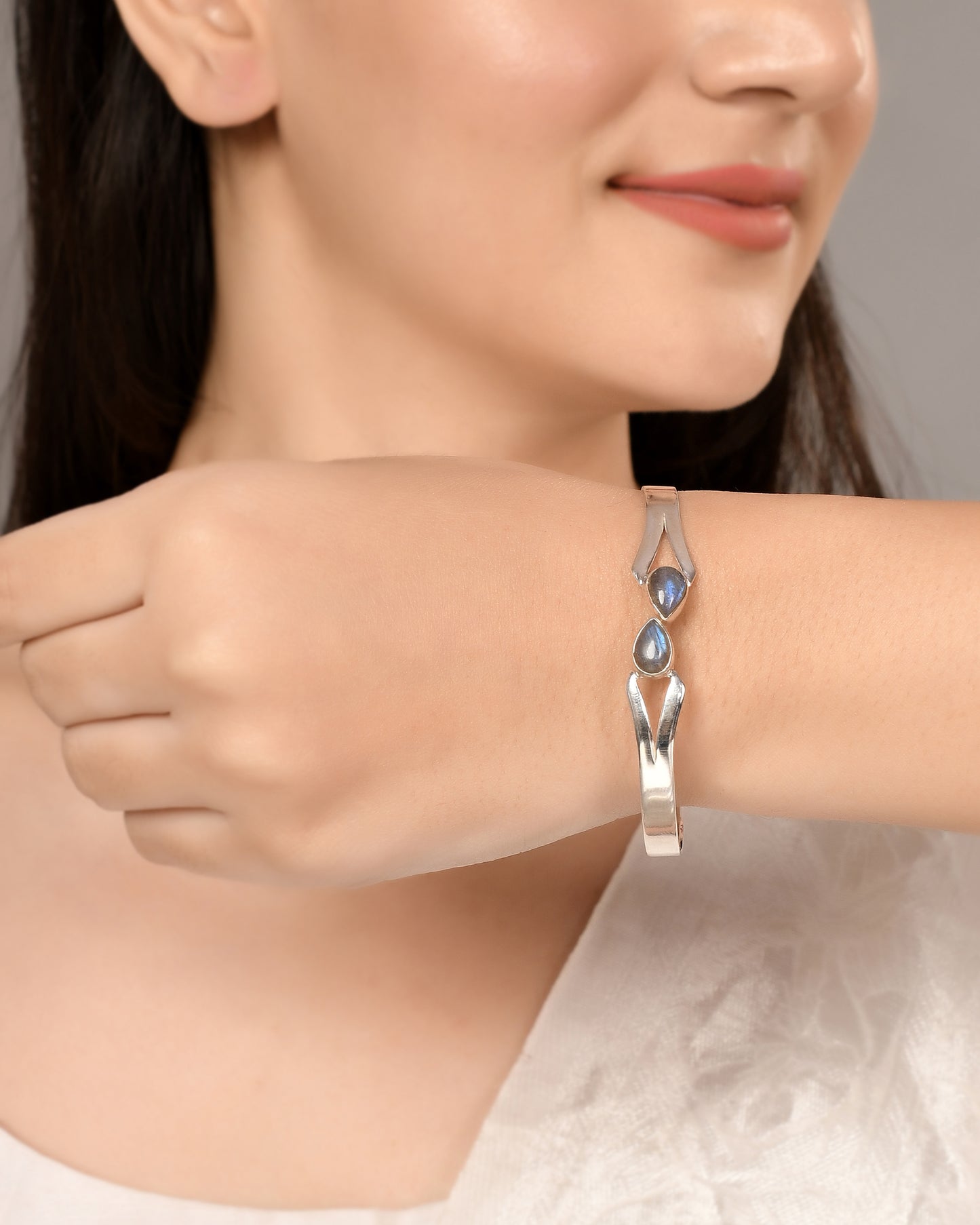 Silver Labradorite Openable Kada Bangle/Bracelet