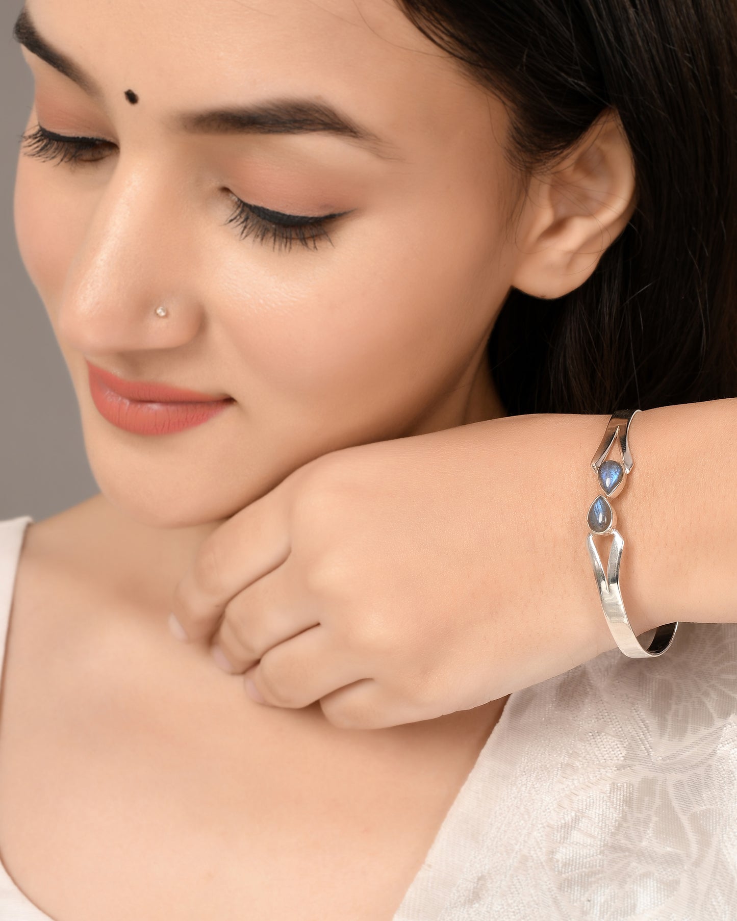 Silver Labradorite Openable Kada Bangle/Bracelet