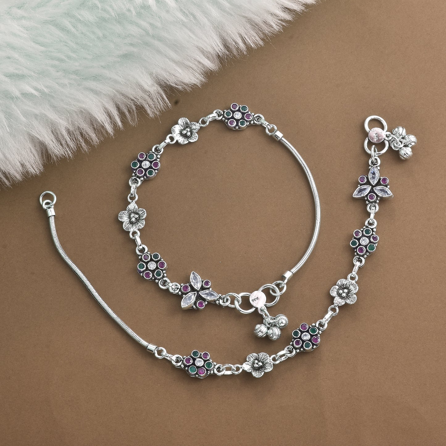 Silver Phool kali Cut Stone Anklet (Pair)