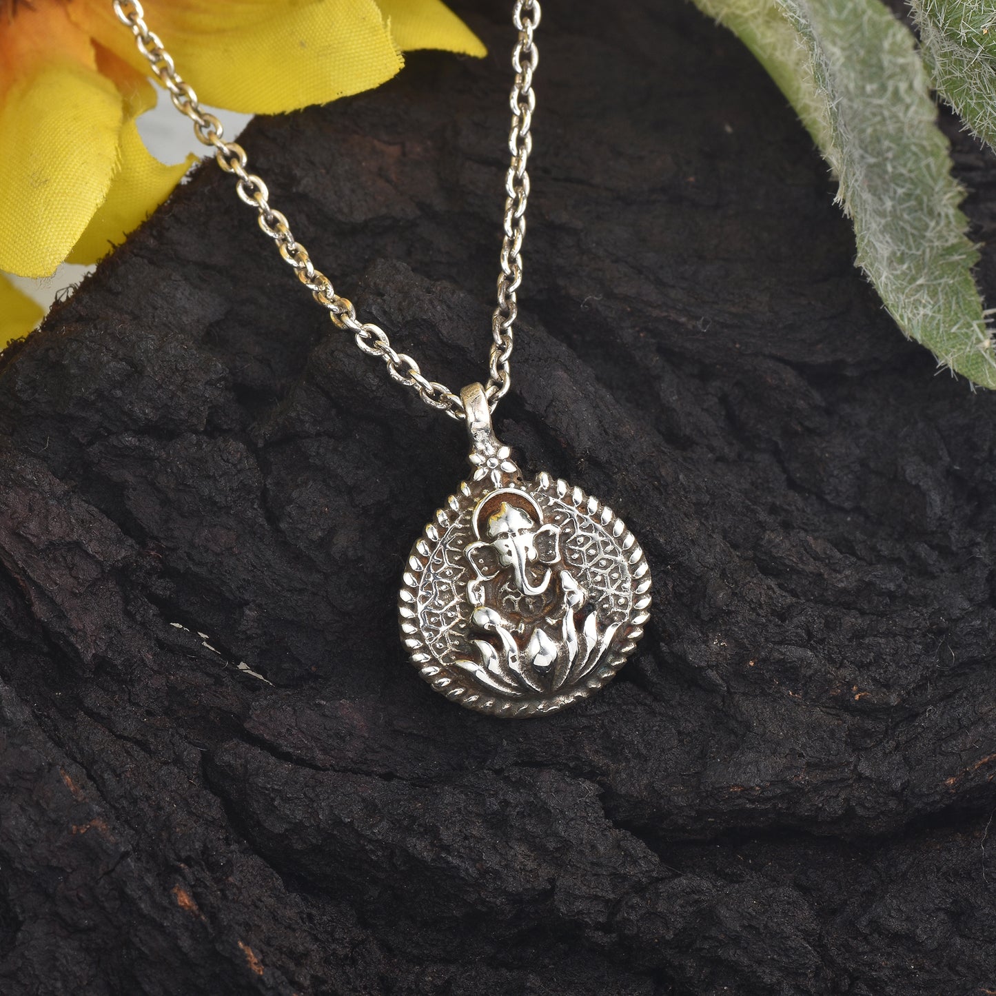 Silver Kamal And Ganesha Pendant With Chain