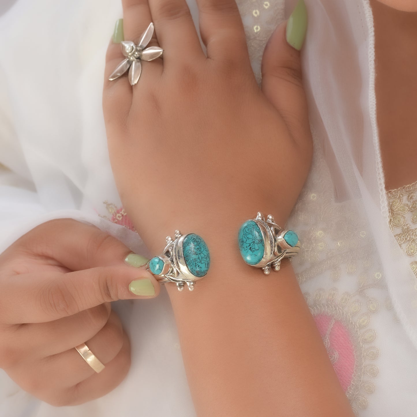 Silver Vintage Turquoise Crown Bangle