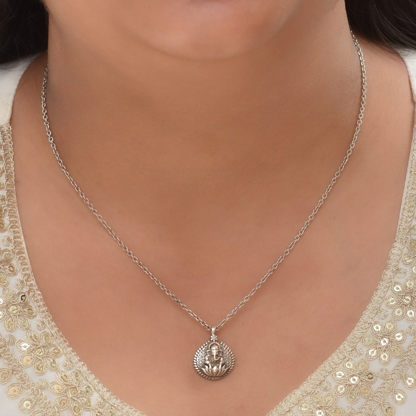 Silver Kamal And Ganesha Pendant With Chain