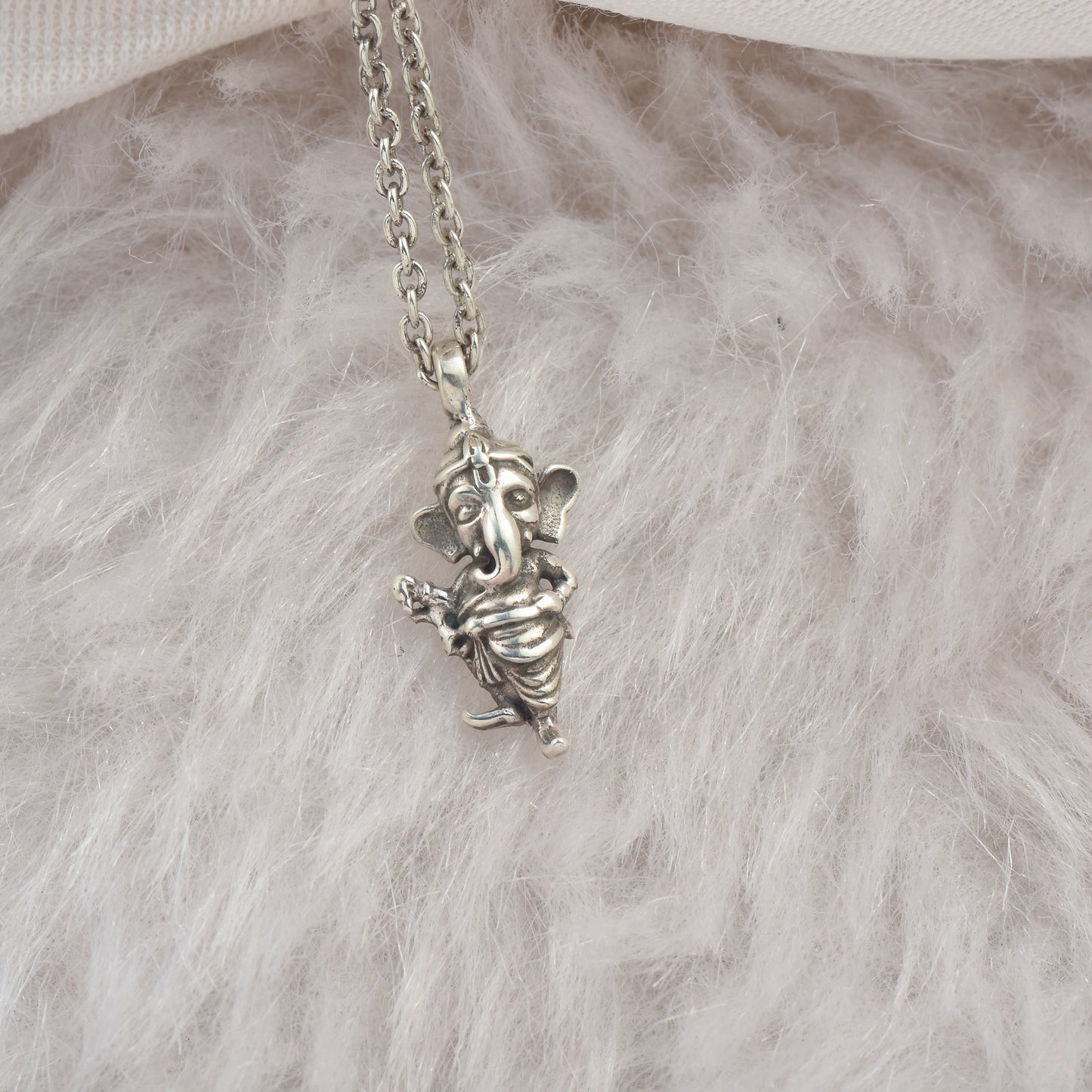 Silver Ganesha Idol Pendant With Chain