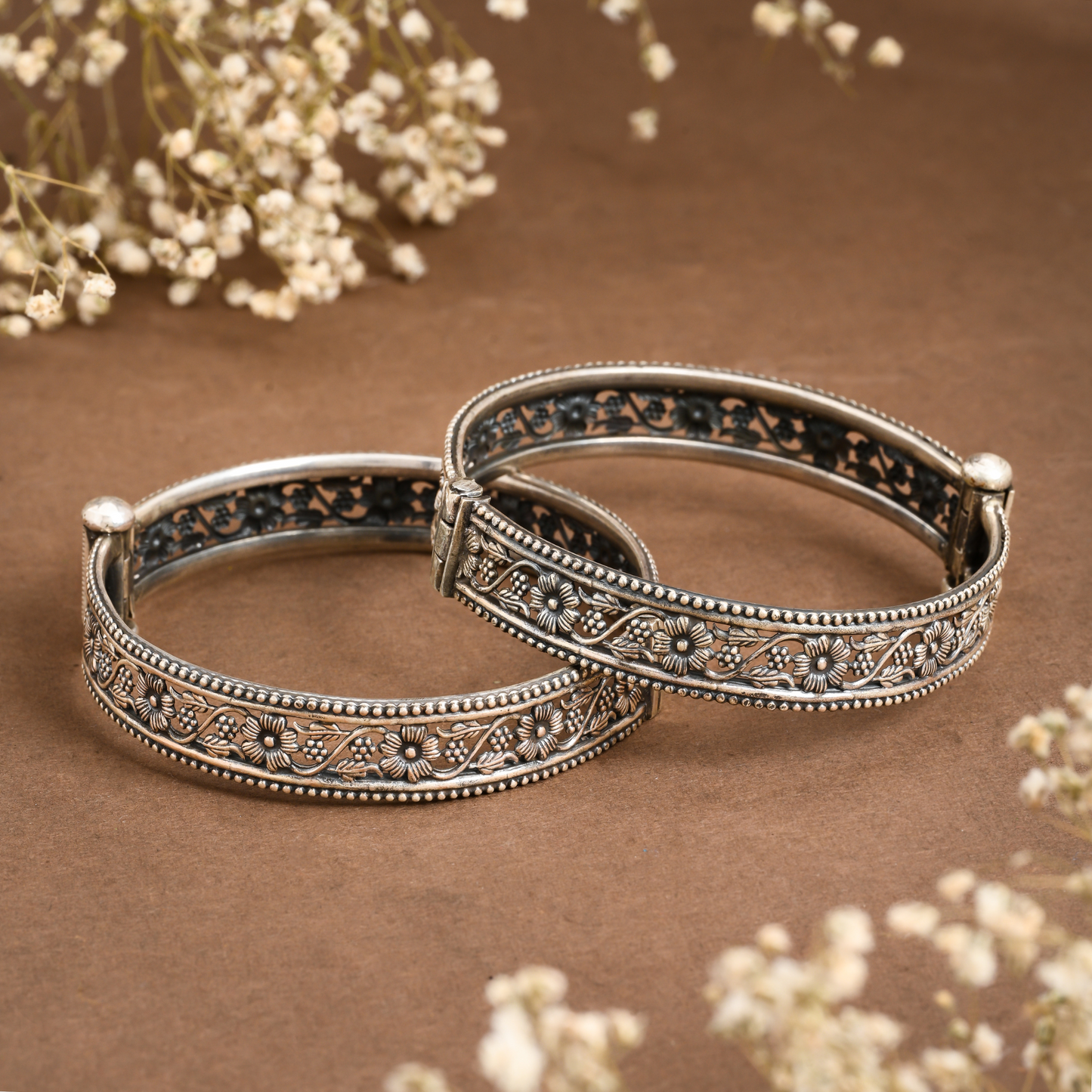 Vintage Floral Linework Silver Kada Bangles
