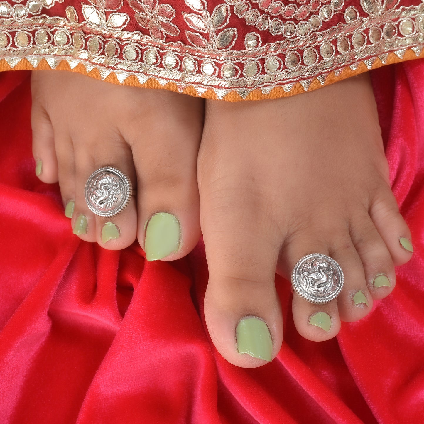 Silver Swan Mandala Toerings