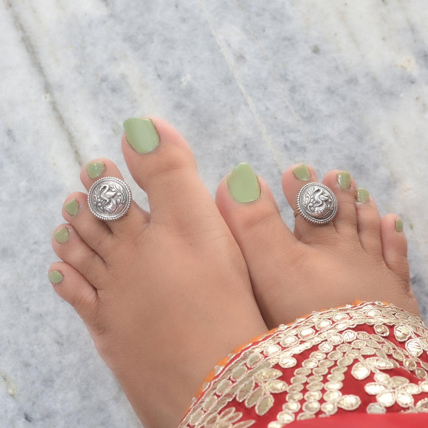 Silver Swan Mandala Toerings