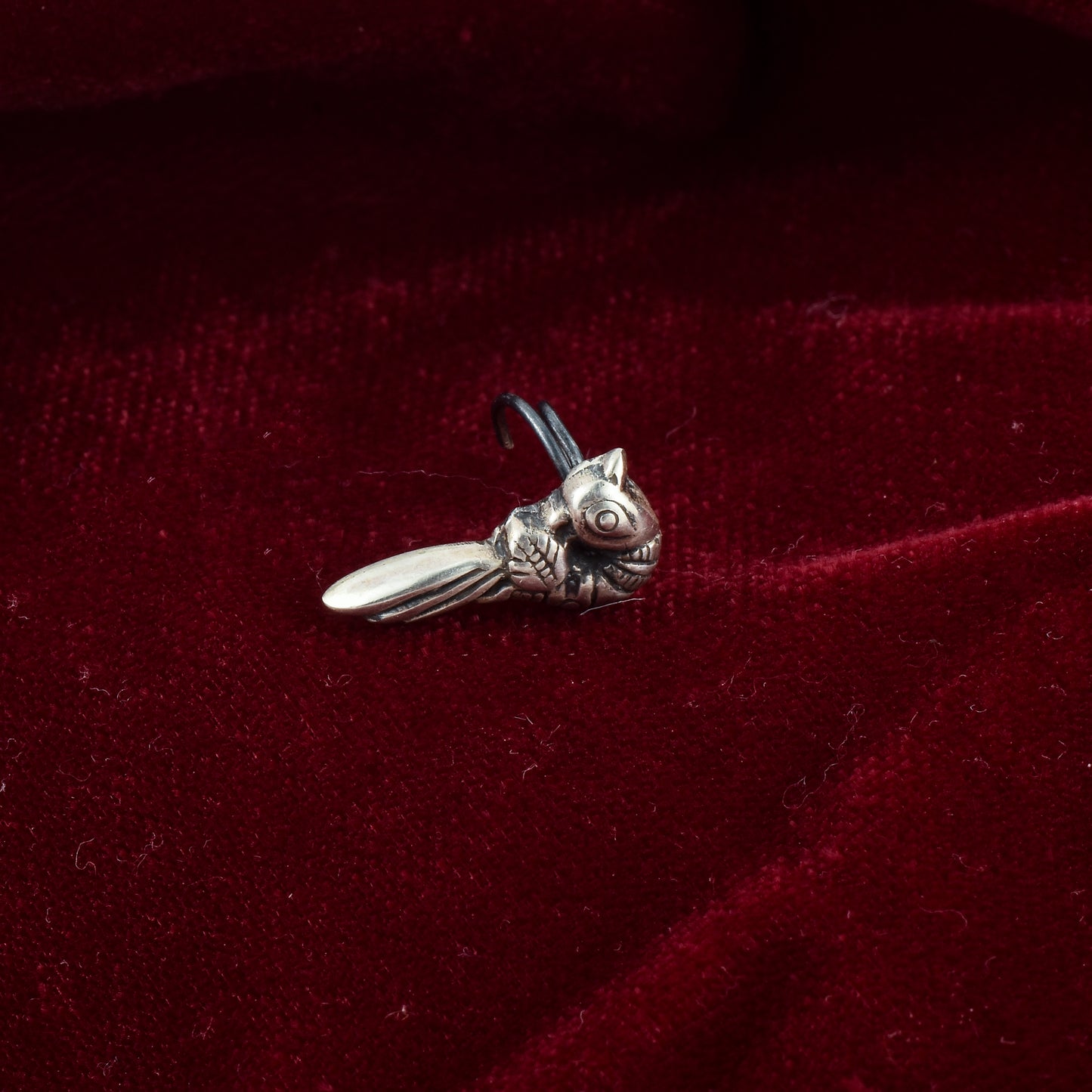 Silver Little Maina Bird Nosepin( Wire/Clip-on)