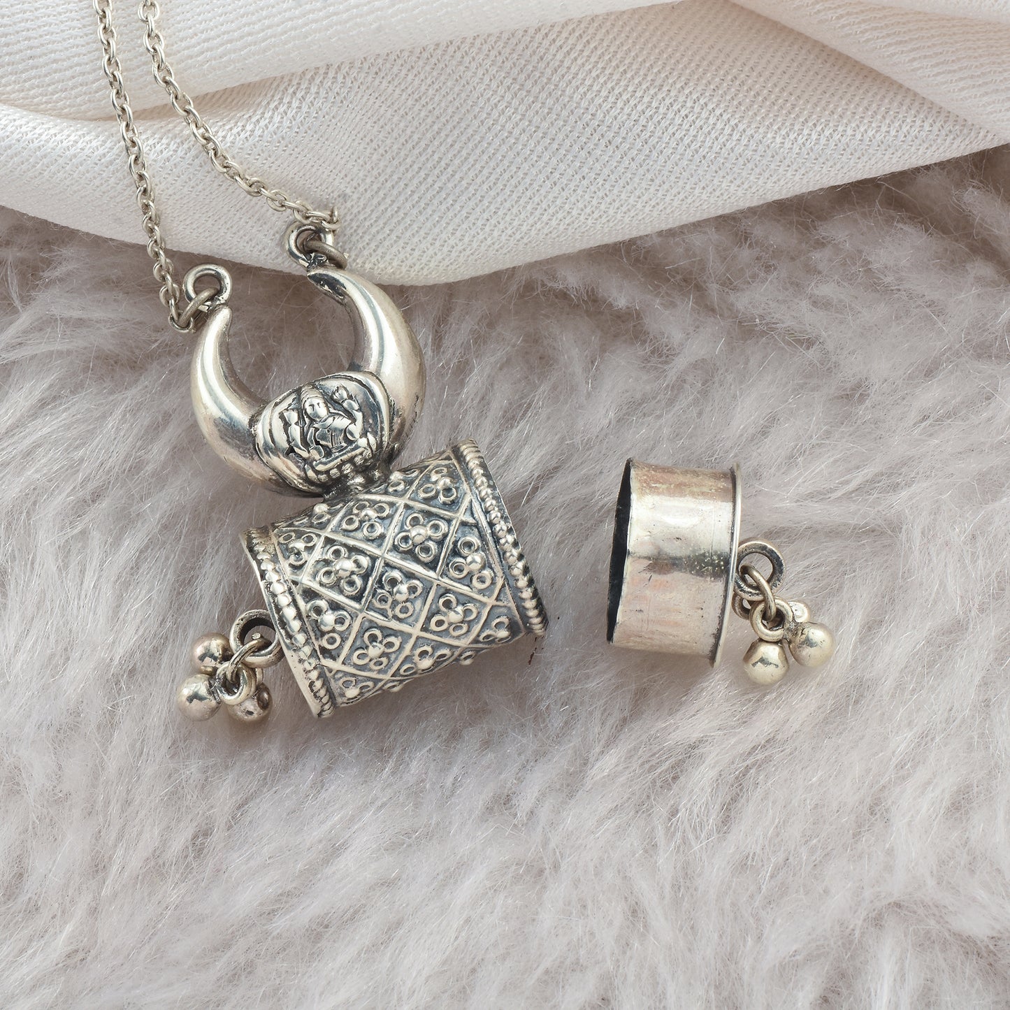 Silver Laxmi Openable Box Pendant With Chain